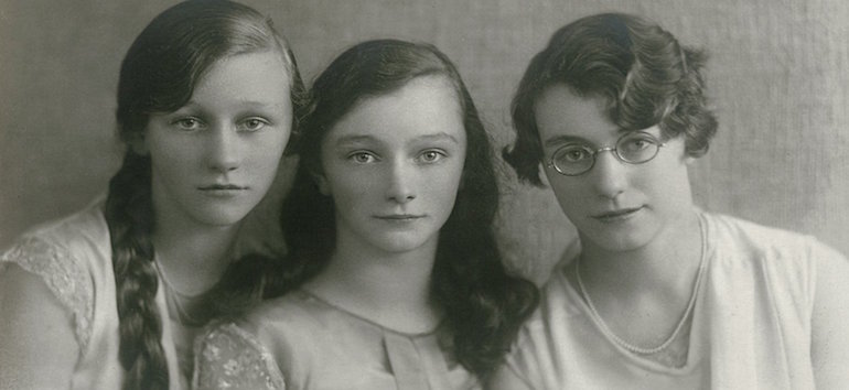 Portrait of three sisters, circa 1920s. (Photo by: Paul Hartnett/PYMCA/UIG via Getty Images)