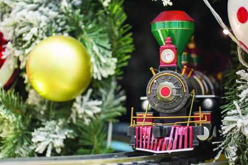 electric christmas tree train