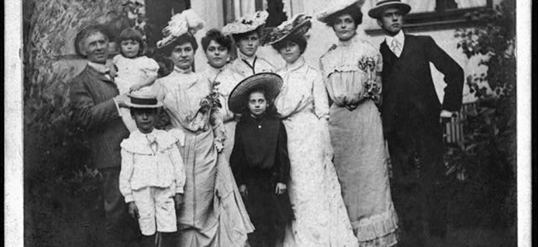 Berliner family photo from the Library of Congress.