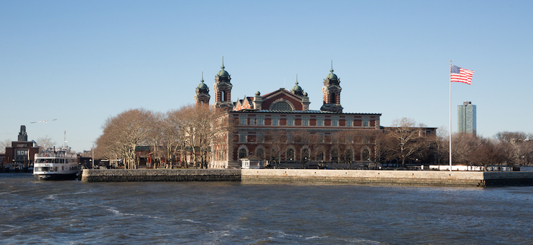 find ellis island ancestor records