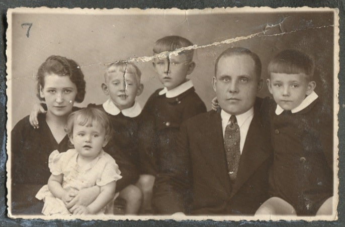 Black and white photo of a Polish family.