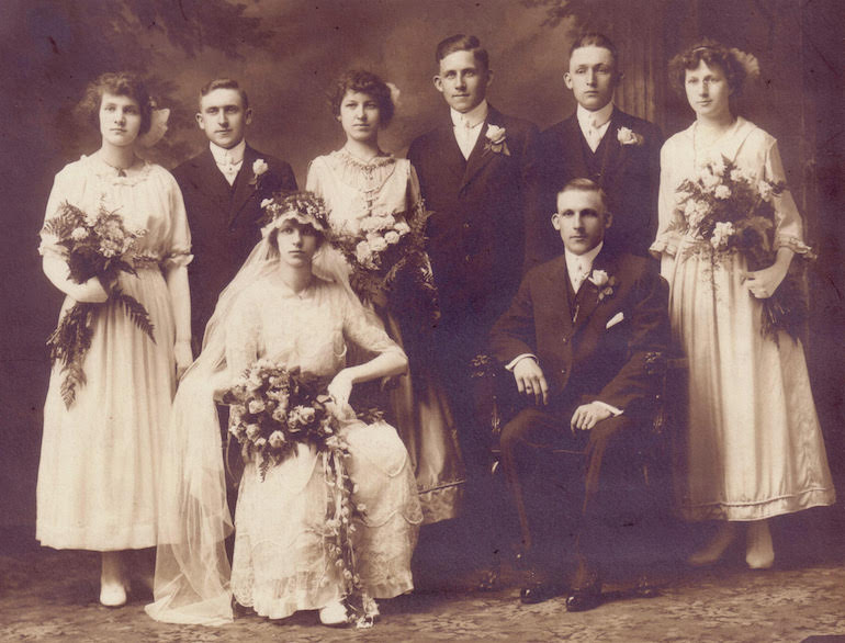 wedding photo identification